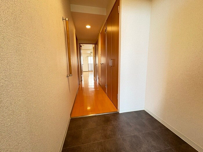 物件内観写真16　(廊下)