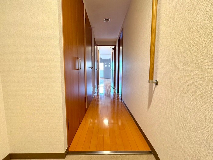 物件内観写真19　(廊下)