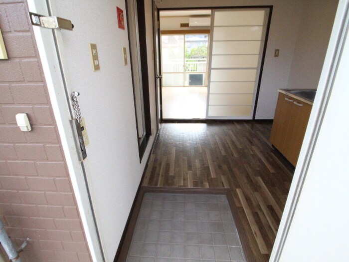 物件内観写真21　(玄関)
