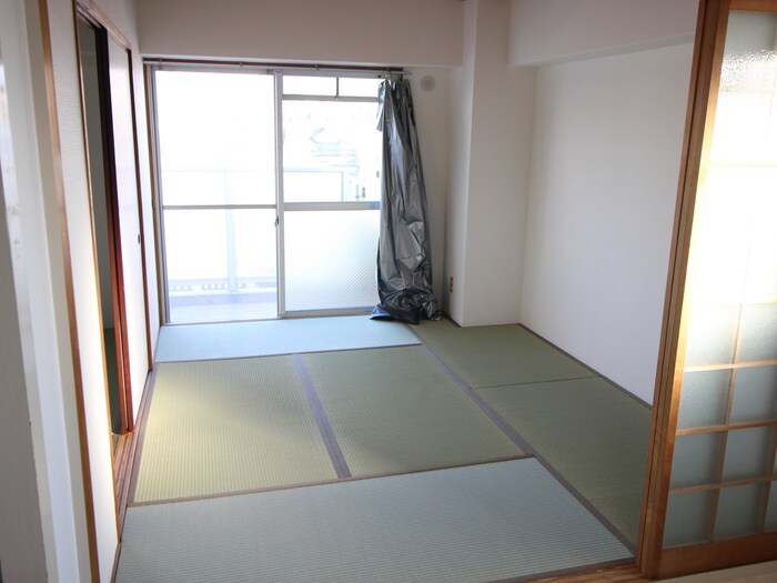 物件内観写真7　(居室)