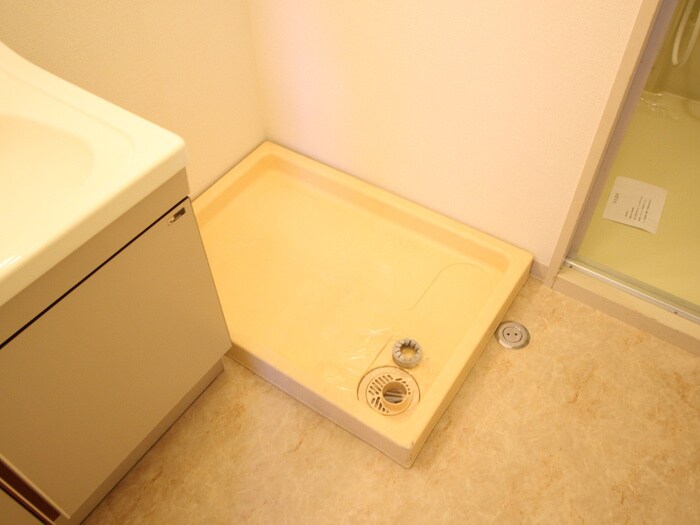 物件内観写真13　(洗濯機置場)