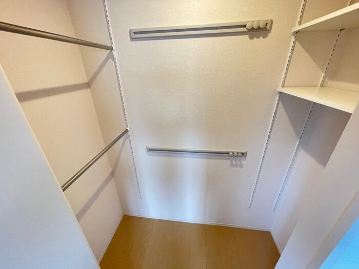 物件内観写真16　(収納)