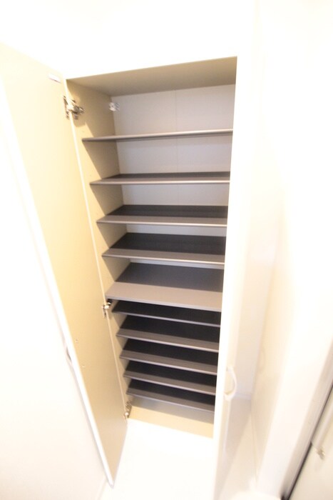 物件内観写真8　(靴箱)