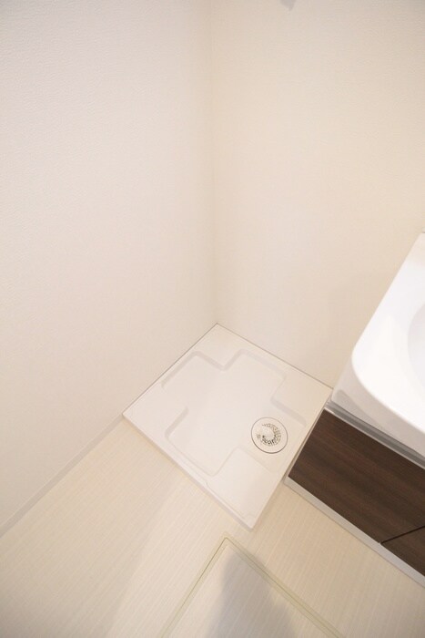 物件内観写真11　(洗濯機置場)