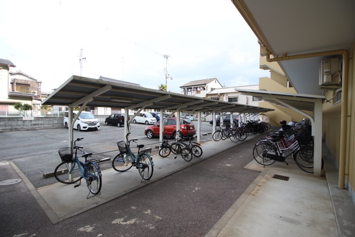 物件外観写真5　(駐輪場)