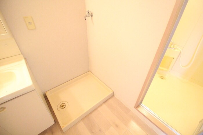 物件内観写真13　(洗濯機置場)