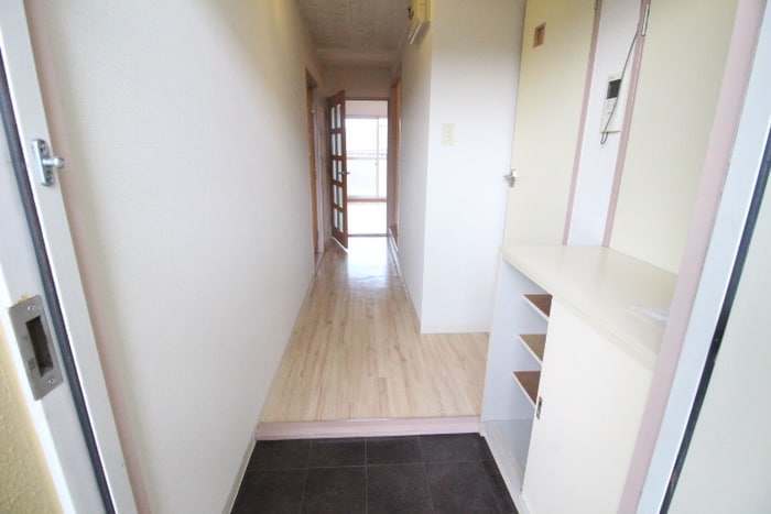 物件内観写真16　(廊下)