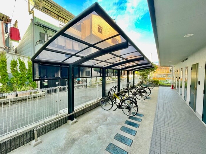 物件外観写真3　(駐輪場)