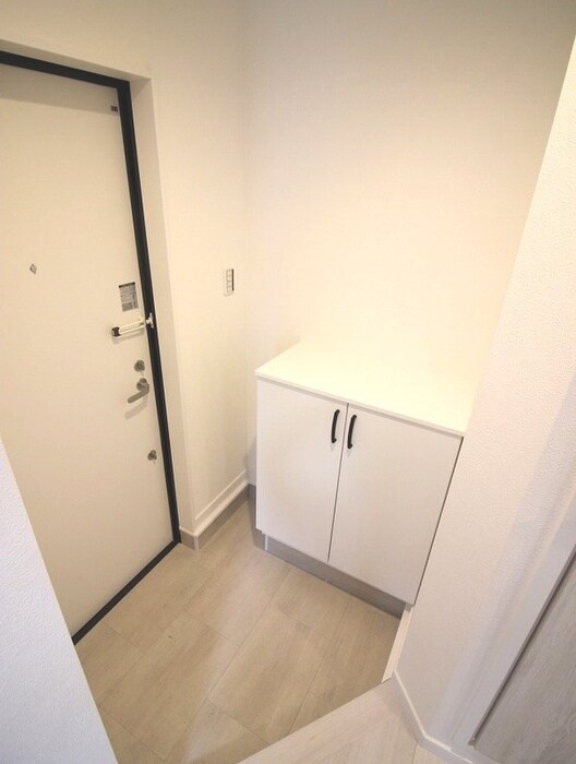物件内観写真8　(玄関)
