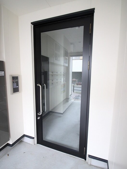 物件外観写真5　(エントランス部分)