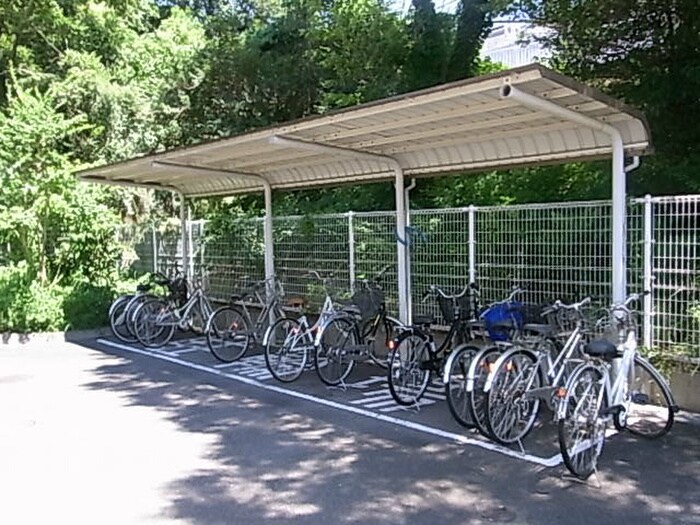 物件外観写真5　(駐輪場)