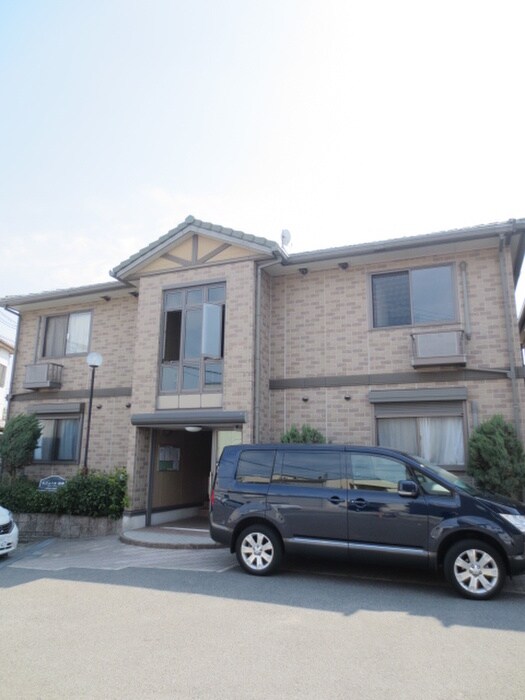 物件外観写真2　(エントランス部分)