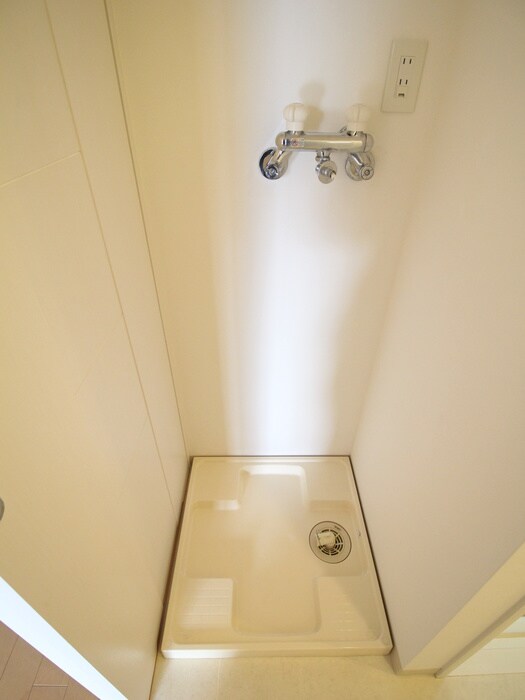 物件内観写真11　(洗濯機置場)