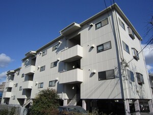 弐番館外観写真