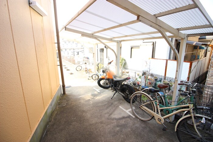 物件外観写真5　(駐輪場)