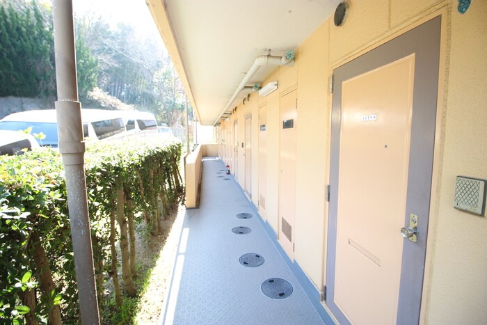 物件外観写真6　(エントランス部分)