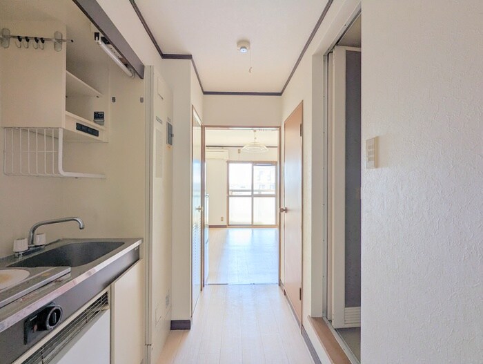 物件内観写真12　(廊下)