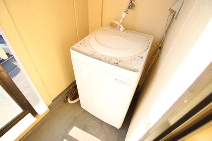 物件内観写真12　(洗濯機置場)