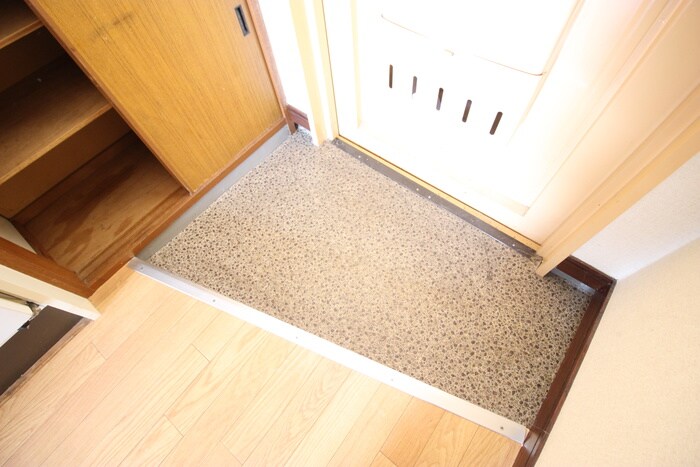 物件内観写真17　(玄関)