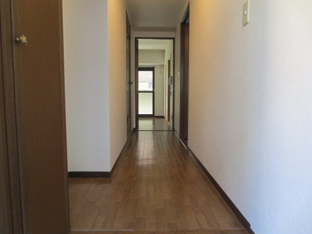 物件内観写真15　(廊下)