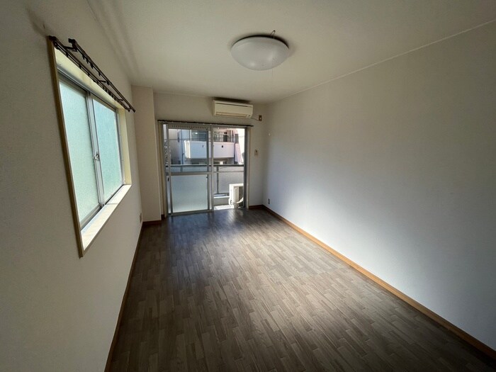 物件内観写真4　(居室)