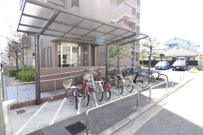 物件外観写真3　(駐輪場)