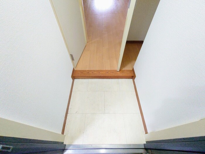 物件内観写真17　(玄関)