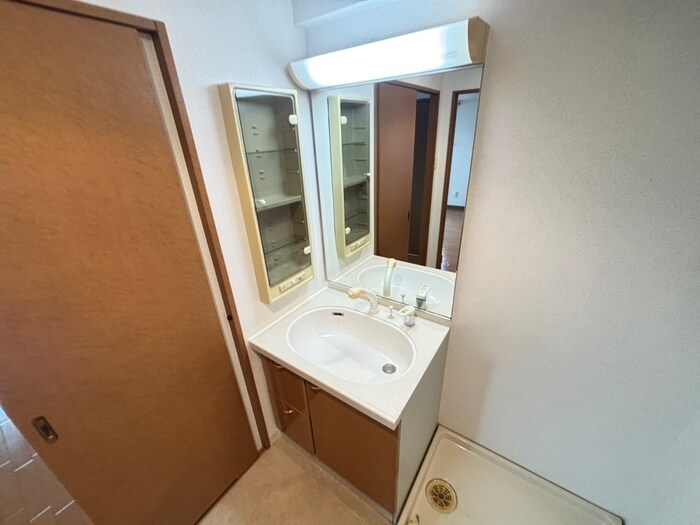 物件内観写真13　(洗面)