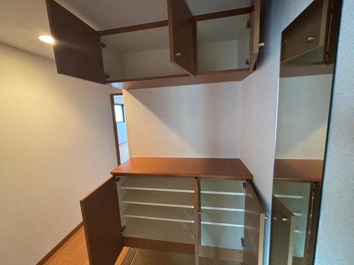 物件内観写真18　(靴箱)