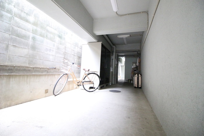 物件外観写真3　(駐輪場)