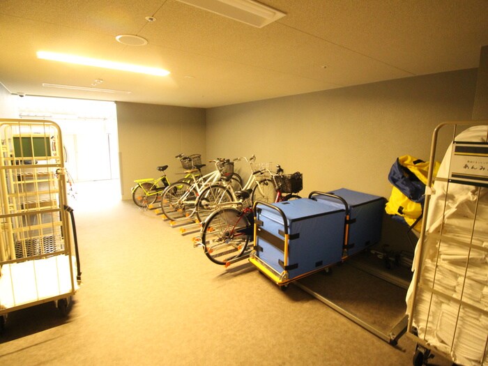 物件外観写真4　(駐輪場)