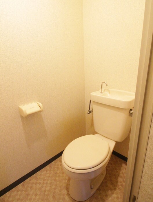 物件内観写真3　(トイレ)