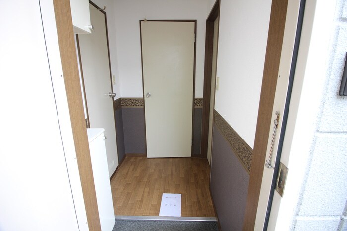 物件内観写真14　(玄関)