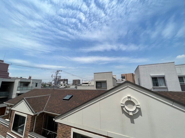 物件内観写真11　(室内からの展望)