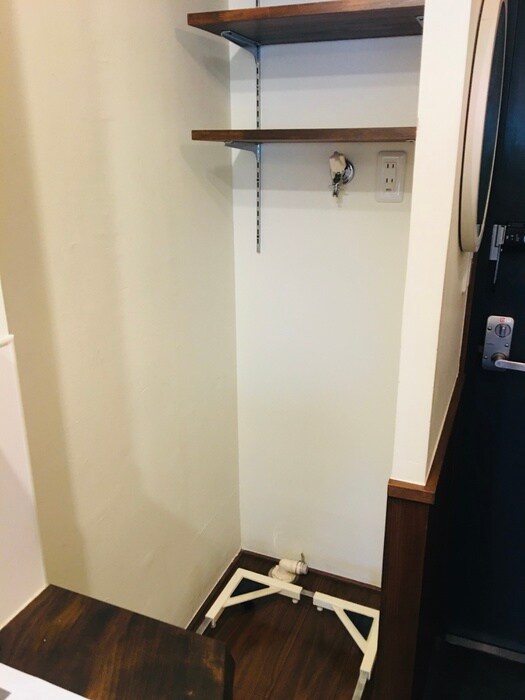 物件内観写真12　(洗濯機置場)