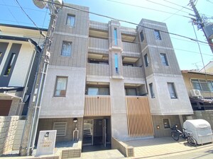 サンフロ－ラ三条大宮外観写真