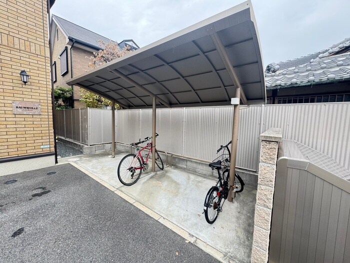 物件外観写真3　(駐輪場)