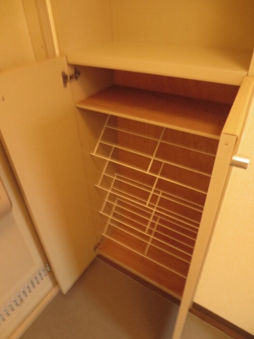 物件内観写真9　(靴箱)