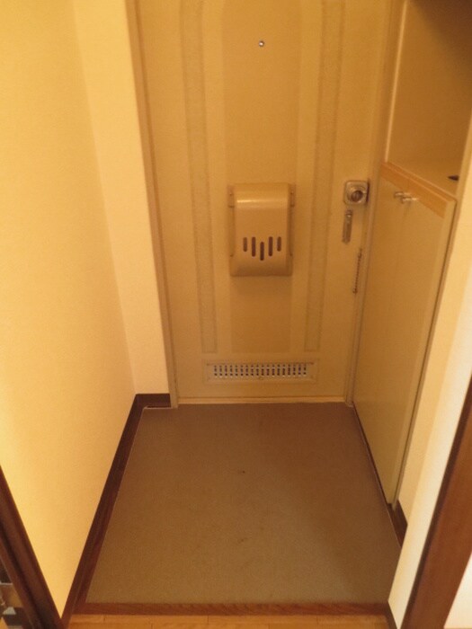 物件内観写真10　(玄関)