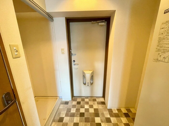 物件内観写真15　(玄関)