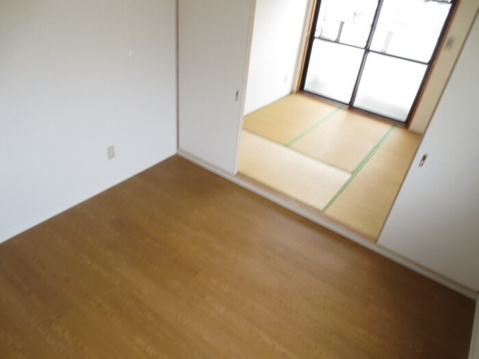 物件内観写真8　(居室)