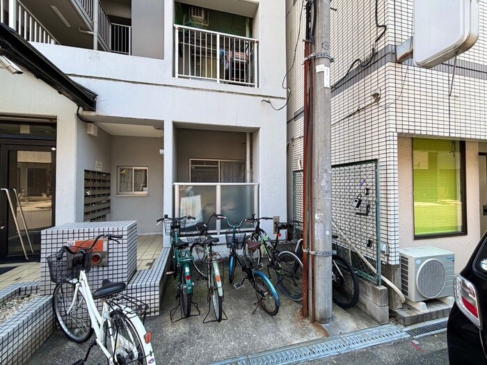 物件外観写真5　(駐輪場)