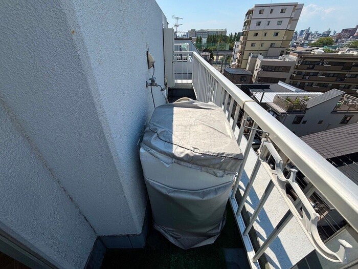 物件内観写真12　(洗濯機置場)