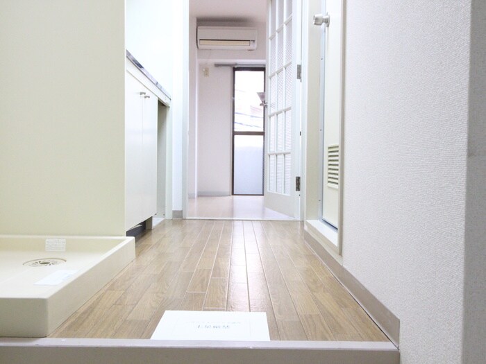 物件内観写真14　(玄関)