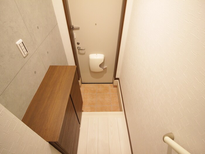 物件内観写真22　(玄関)