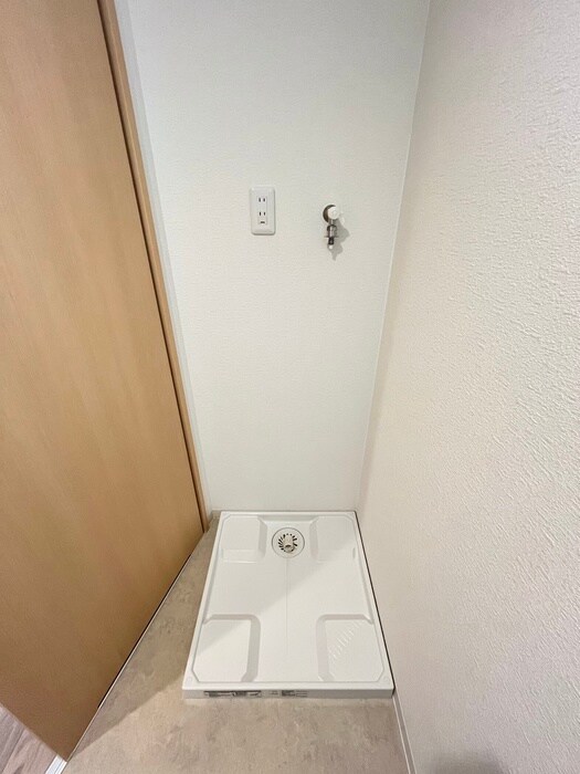 物件内観写真12　(洗濯機置場)