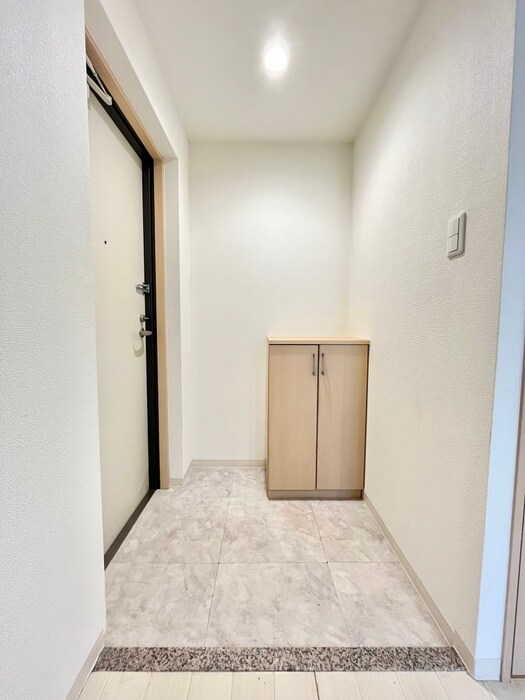 物件内観写真16　(玄関)