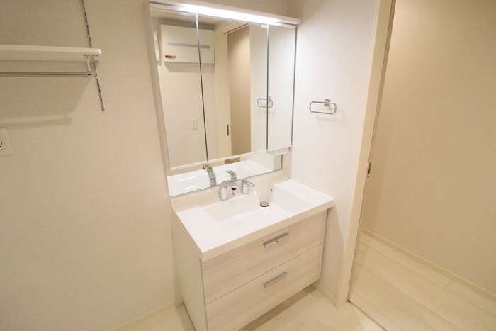 物件内観写真11　(洗面)