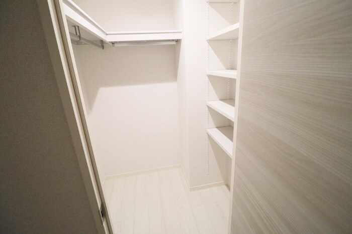 物件内観写真12　(収納)