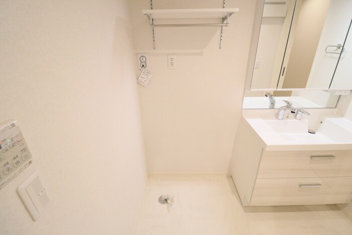 物件内観写真17　(洗濯機置場)